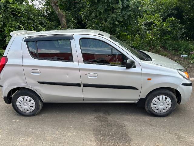 https://images10.gaadi.com/usedgaadi-sellcar/UsedCar/f5398c3a-0e23-4023-9449-96e0102bbb53/66db2e3b-67ce-45ce-831d-a8d6d93c12e5.jpeg?imwidth=6401