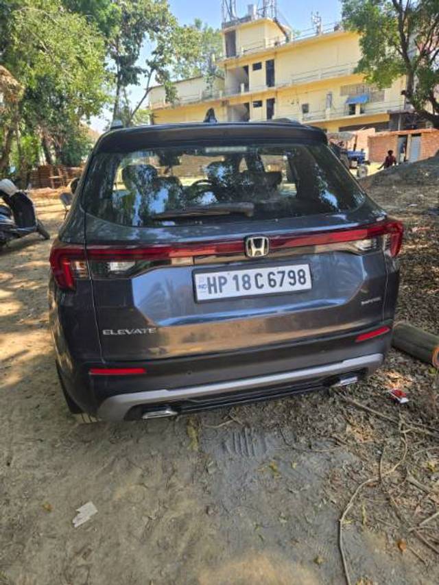https://images10.gaadi.com/usedgaadi-sellcar/UsedCar/f539f468a/a196de91-9aff-450a-87b4-5c347b4ca6ff.jpg?imwidth=6401