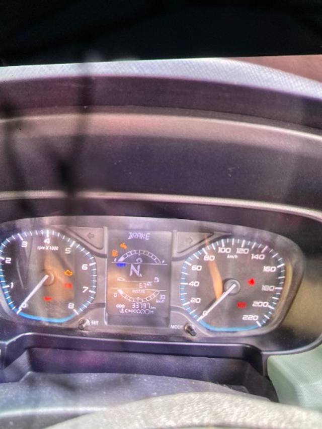 https://images10.gaadi.com/usedgaadi-sellcar/UsedCar/f53a1937a/54ede38a-2f8a-4303-aeae-02755a0345b2.jpg?imwidth=6402