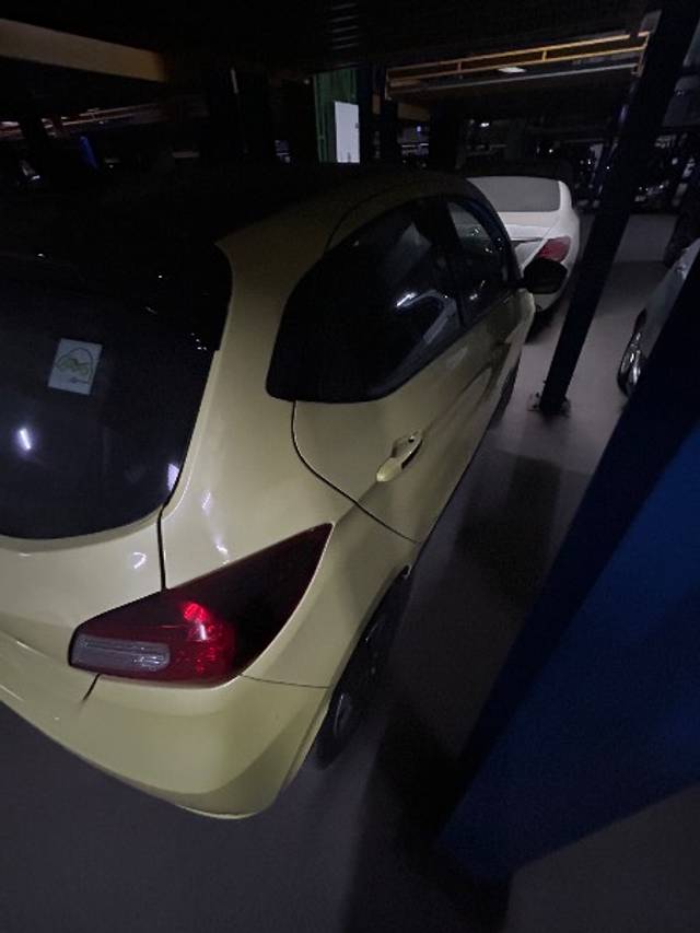 https://images10.gaadi.com/usedgaadi-sellcar/UsedCar/f53a9b06a/769b285e-ee26-4ffe-96d0-863243c4355b.jpeg?imwidth=6402