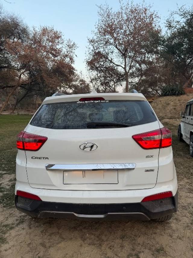 https://images10.gaadi.com/usedgaadi-sellcar/UsedCar/f53a9d74a/233a5b05-5b8f-4af6-adef-1f5205ac8cfd.jpeg?imwidth=6402