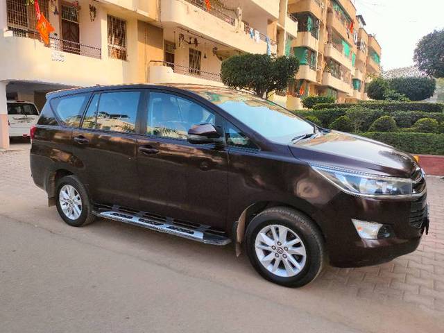 https://images10.gaadi.com/usedgaadi-sellcar/UsedCar/f53ad03ea/97a74a86-f73b-48c6-ab13-b3aaec6a0b64.jpg?imwidth=6400