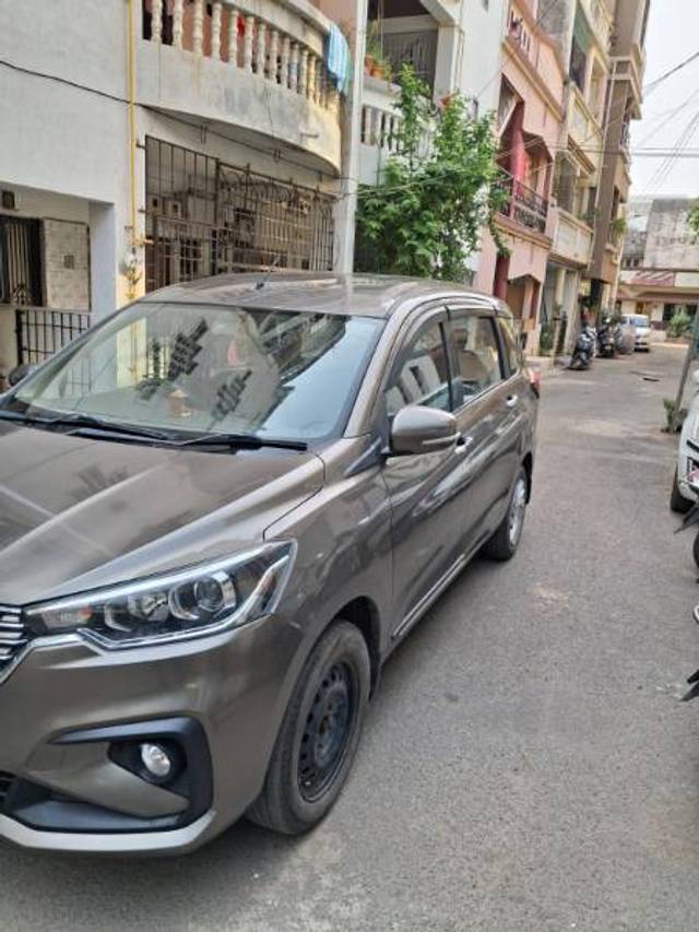https://images10.gaadi.com/usedgaadi-sellcar/UsedCar/f53ad346a/d0527537-3953-442e-a3f4-f9c3a61dc130.jpg?imwidth=6402