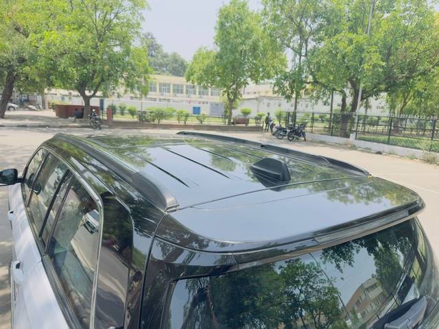 https://images10.gaadi.com/usedgaadi-sellcar/UsedCar/f53b21faa/2b534c06-e7cf-48b8-8bcd-1da8562cdf9d.jpeg?imwidth=6402