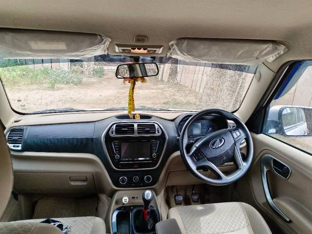 https://images10.gaadi.com/usedgaadi-sellcar/UsedCar/f53b246fa/3180fcbf-e612-47e6-8941-6db3695c7e56.jpg?imwidth=6401
