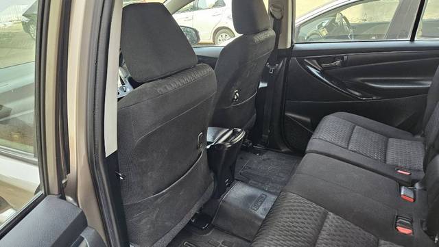 https://images10.gaadi.com/usedgaadi-sellcar/UsedCar/f53bb682a/a7a43156-60e2-4ab8-bfd3-5de2c3aedc59.jpeg?imwidth=6402