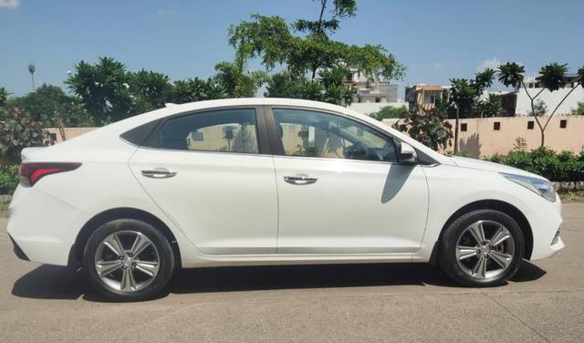 https://images10.gaadi.com/usedgaadi-sellcar/UsedCar/f53bce19a/bce03b21-0a7e-484b-a80d-a3a597cd63d8.jpg?imwidth=6402