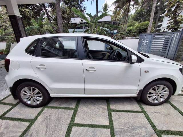 https://images10.gaadi.com/usedgaadi-sellcar/UsedCar/f53bd54da/920b26ac-5995-477a-a50c-f5c07a08c7cb.jpg?imwidth=6401