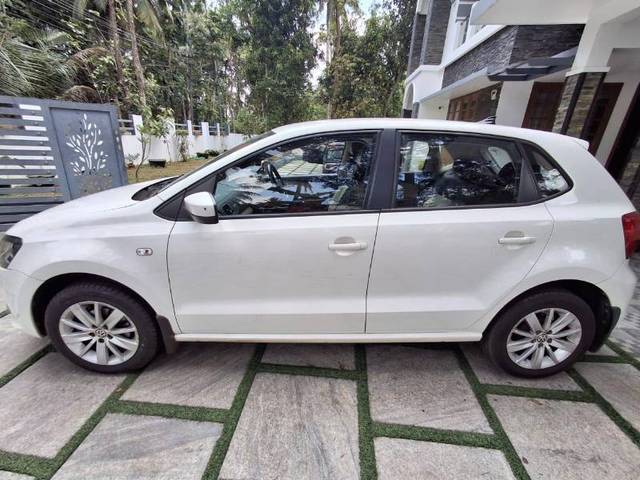 https://images10.gaadi.com/usedgaadi-sellcar/UsedCar/f53bd54da/ead2f175-66ac-4b60-85ab-ce375f63672a.jpg?imwidth=6400