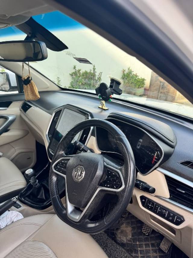 https://images10.gaadi.com/usedgaadi-sellcar/UsedCar/f53bd6c2a/11cafa59-4575-4533-b7a7-9ac940702850.jpeg?imwidth=6401