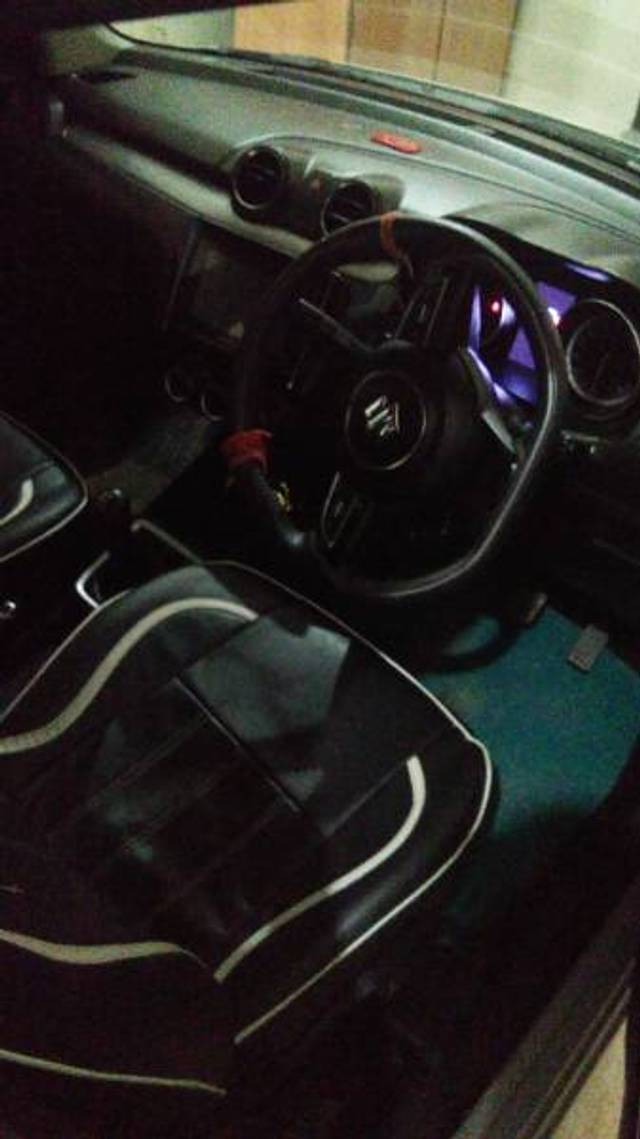 https://images10.gaadi.com/usedgaadi-sellcar/UsedCar/f53c4b1fa/286bd3a0-e9d3-47d6-a7ad-eb10308612e1.jpeg?imwidth=6402
