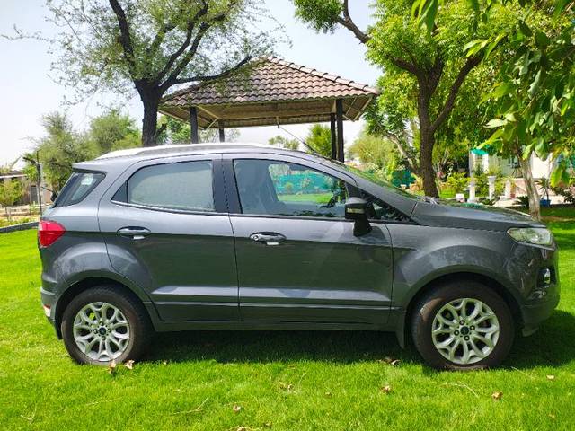 https://images10.gaadi.com/usedgaadi-sellcar/UsedCar/f53c5755a/5d8413d6-ebcd-4fcc-9610-8037cd670dba.jpg?imwidth=6401