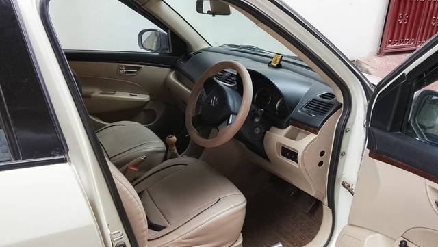 https://images10.gaadi.com/usedgaadi-sellcar/UsedCar/f53c5eefa/8efade75-e395-4b1e-a81e-40f7fa8c5cc2.jpg?imwidth=6402