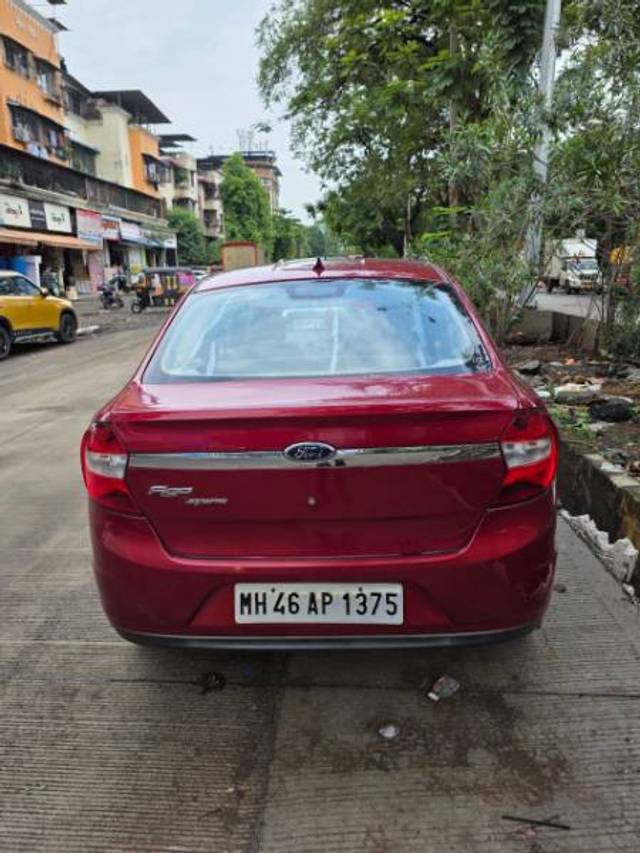 https://images10.gaadi.com/usedgaadi-sellcar/UsedCar/f53d057ba/ee48a8ad-49b0-497d-9373-8039693db59c.jpg?imwidth=6401