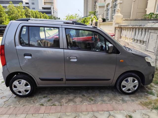 https://images10.gaadi.com/usedgaadi-sellcar/UsedCar/f53d0f48a/3728c087-74ea-49cc-904a-9ec8aeb9281d.jpeg?imwidth=6401