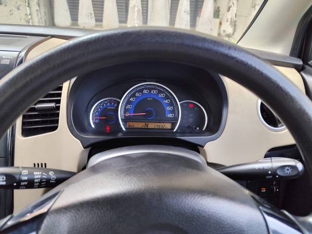 https://images10.gaadi.com/usedgaadi-sellcar/UsedCar/f53d0f48a/da03464c-31e2-460d-a51f-235eea4f5f01.jpeg?imwidth=6402