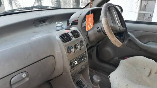 https://images10.gaadi.com/usedgaadi-sellcar/UsedCar/f53d6cd1a/51154df0-36c0-4053-8b9b-d6b40d53d142.jpg?imwidth=6402