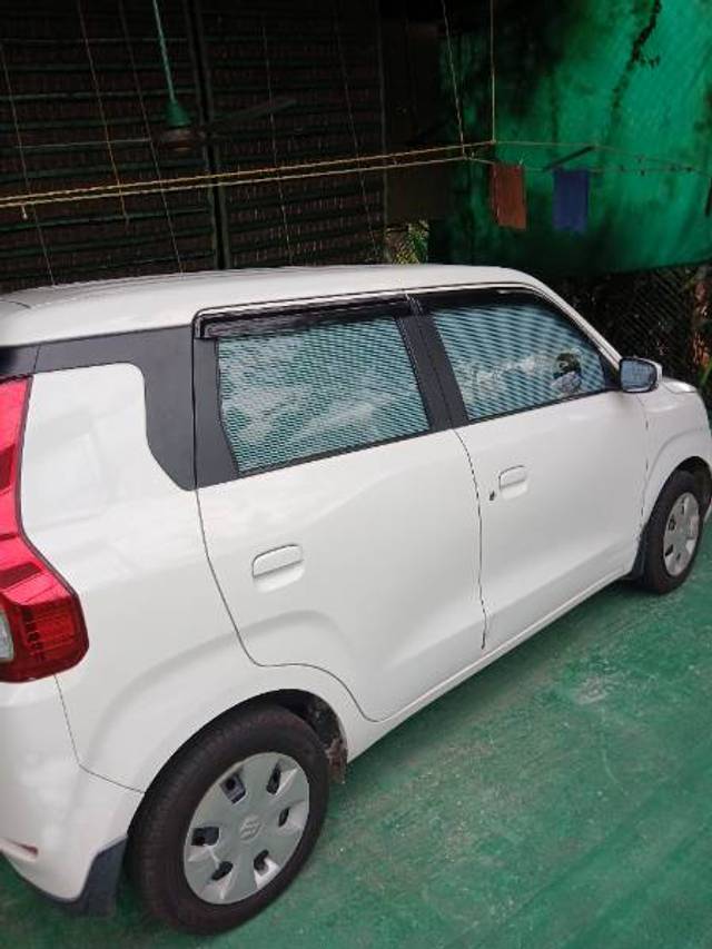 https://images10.gaadi.com/usedgaadi-sellcar/UsedCar/f53d9cf3a/1ec44120-e9db-4b7e-b361-0b90e778ec86.jpg?imwidth=6402