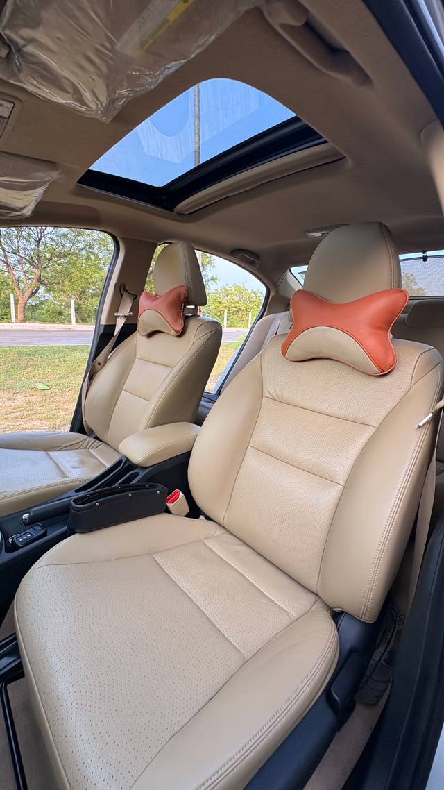 https://images10.gaadi.com/usedgaadi-sellcar/UsedCar/f53da5a8a/f109928d-7b53-4646-b3e5-6b29114e7c55.jpeg?imwidth=6402