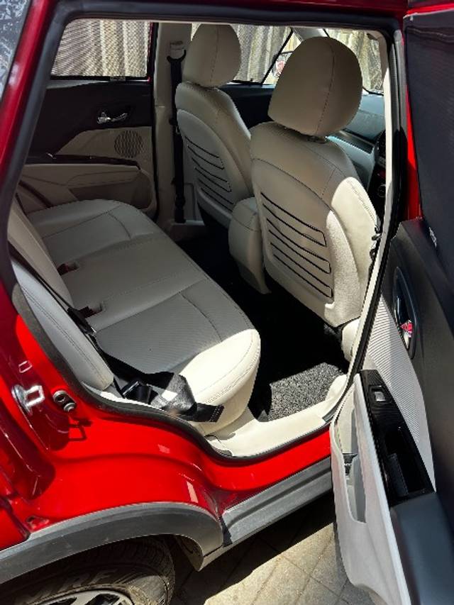 https://images10.gaadi.com/usedgaadi-sellcar/UsedCar/f53db0a9a/c9dd6f1c-ea17-4cfb-8742-b0ff20b7808b.jpeg?imwidth=6402