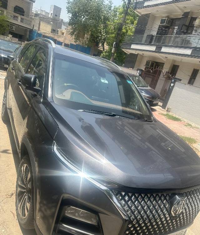 https://images10.gaadi.com/usedgaadi-sellcar/UsedCar/f53dca2ca/05598a2f-e0fa-4bb4-9f69-01bff270b4fd.jpeg?imwidth=6401