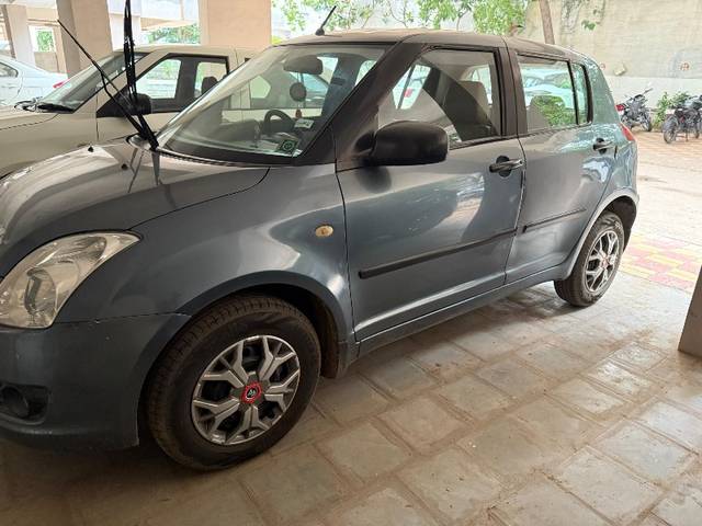https://images10.gaadi.com/usedgaadi-sellcar/UsedCar/f53e0ef3a/67ea23a7-6e95-4373-b7c4-ba1d03cecee1.jpeg?imwidth=6400