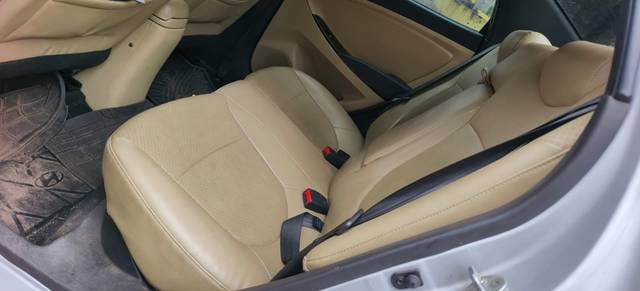 https://images10.gaadi.com/usedgaadi-sellcar/UsedCar/f53e1038a/a3ee38ac-ec2f-4abb-837e-642dc6367726.jpeg?imwidth=6401