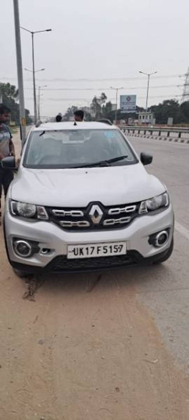 https://images10.gaadi.com/usedgaadi-sellcar/UsedCar/f53e6bdea/a3b8e181-3df3-4887-9ca3-deef1b7be616.jpg?imwidth=6400
