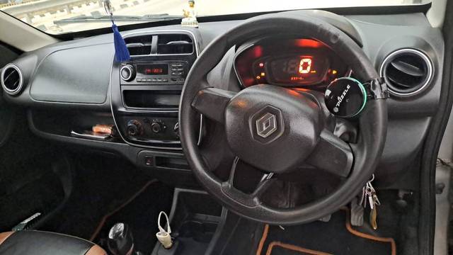 https://images10.gaadi.com/usedgaadi-sellcar/UsedCar/f53e6bdea/bd6abb5f-f8e4-49d6-9637-2f0521fc86b3.jpg?imwidth=6401