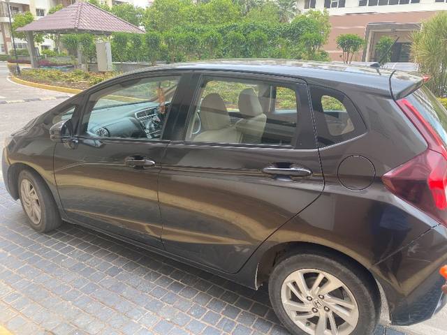 https://images10.gaadi.com/usedgaadi-sellcar/UsedCar/f53eb645a/c7137ab8-0610-4f62-b3da-cfab798ac70f.jpeg?imwidth=6400