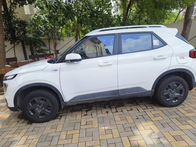 https://images10.gaadi.com/usedgaadi-sellcar/UsedCar/f53f1b80a/e7e753a6-7edb-485c-a80d-af15f0e2b2ed.jpeg?imwidth=6402