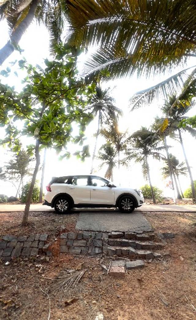 https://images10.gaadi.com/usedgaadi-sellcar/UsedCar/f53fb399a/beba018a-49cc-4935-abcc-5d128eec463e.jpeg?imwidth=6402