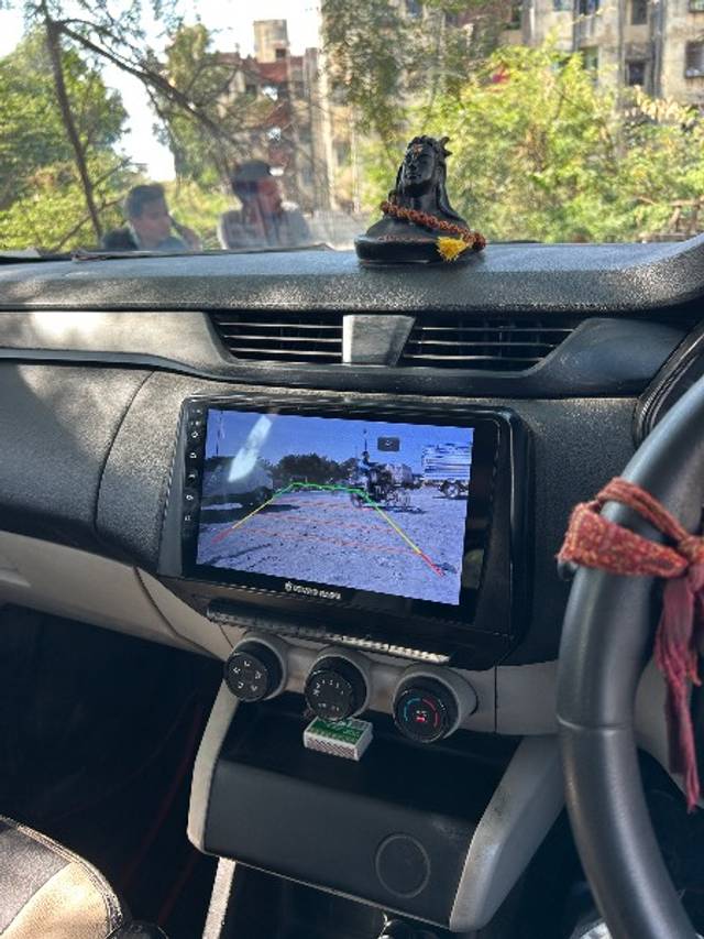https://images10.gaadi.com/usedgaadi-sellcar/UsedCar/f53ffbb1a/a24328e0-3df4-4600-82f4-981ef2d5b707.jpeg?imwidth=6401