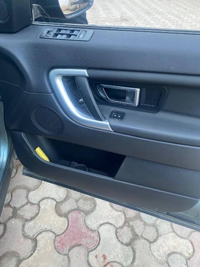 https://images10.gaadi.com/usedgaadi-sellcar/UsedCar/f5400e45a/b46c52e8-2f78-4756-ac18-bffc2e7959fd.jpeg?imwidth=6402