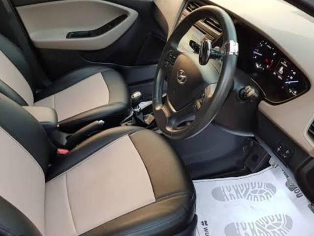 https://images10.gaadi.com/usedgaadi-sellcar/UsedCar/f5404e2aa/20242087-cd13-4692-a635-59b29bf208fa.jpg?imwidth=6401