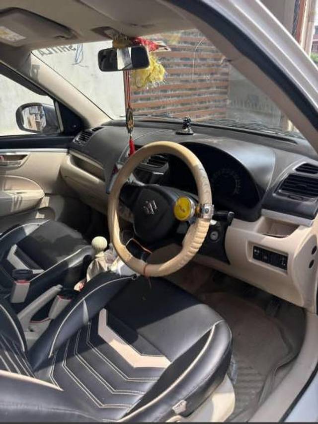 https://images10.gaadi.com/usedgaadi-sellcar/UsedCar/f5406326a/95106e14-ab5c-427e-b12d-3ea46aeb335a.jpg?imwidth=6401