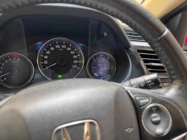 https://images10.gaadi.com/usedgaadi-sellcar/UsedCar/f54091baa/81aa81c3-69f6-4989-8b1d-3764d44d1441.jpeg?imwidth=6402