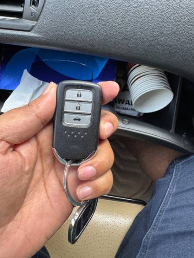 https://images10.gaadi.com/usedgaadi-sellcar/UsedCar/f54091baa/949a48bb-866c-4389-b454-61eb5d7b07ab.jpeg?imwidth=6400