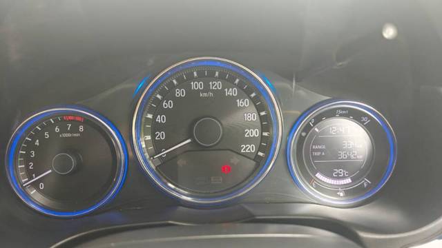 https://images10.gaadi.com/usedgaadi-sellcar/UsedCar/f540aa34a/7823784b-21f6-4d9f-a8c5-fd2774a68ffc.jpg?imwidth=6400