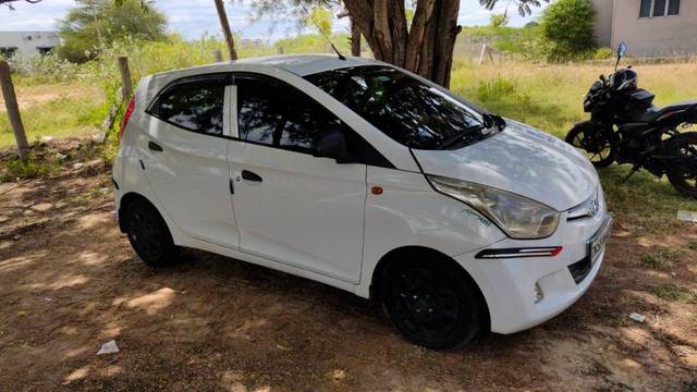https://images10.gaadi.com/usedgaadi-sellcar/UsedCar/f540b624a/d12e0cee-d743-4c10-9438-5d51fae11543.jpeg?imwidth=6400