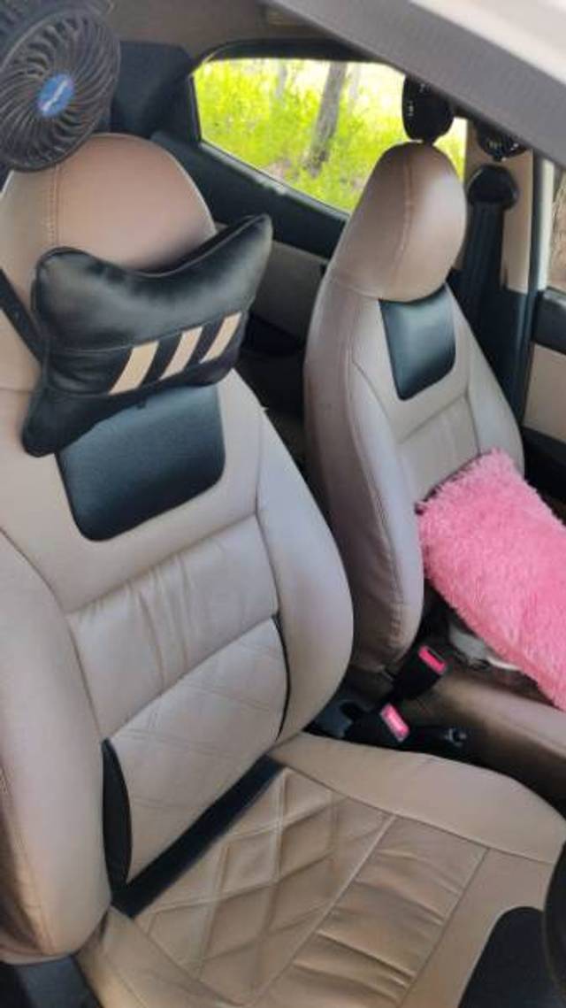 https://images10.gaadi.com/usedgaadi-sellcar/UsedCar/f540b624a/d2c7b9e1-7928-45d7-baba-156210547a2c.jpeg?imwidth=6402