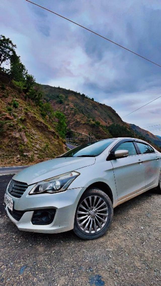 https://images10.gaadi.com/usedgaadi-sellcar/UsedCar/f540cafba/15e67970-c53b-4c21-915b-5832cc0b50f4.jpeg?imwidth=6400
