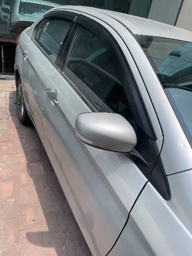 https://images10.gaadi.com/usedgaadi-sellcar/UsedCar/f540cafba/b405e45e-cb6e-4f23-95a4-6aa02b8deb38.jpeg?imwidth=6402