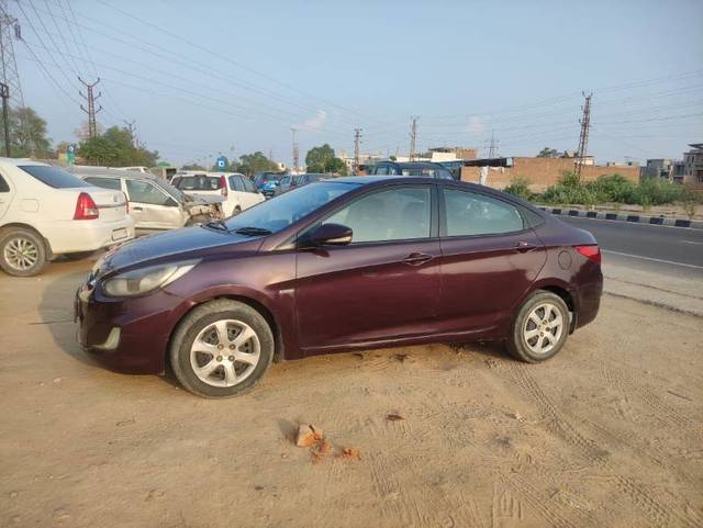https://images10.gaadi.com/usedgaadi-sellcar/UsedCar/f540e0a0a/3617cd1b-9db1-4c82-9fab-2a28337e2502.jpg?imwidth=6400