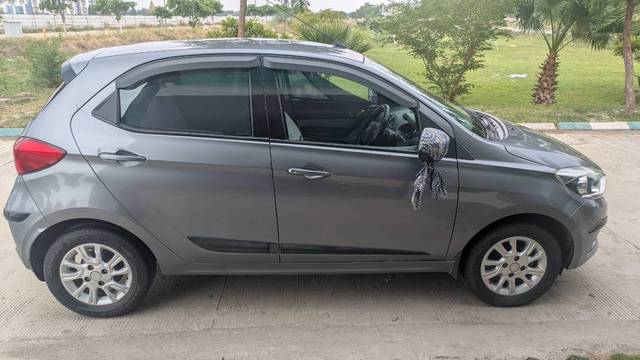 https://images10.gaadi.com/usedgaadi-sellcar/UsedCar/f540fd4ea/6482192f-a301-481f-8fdc-c8f99af3d16d.jpg?imwidth=6401