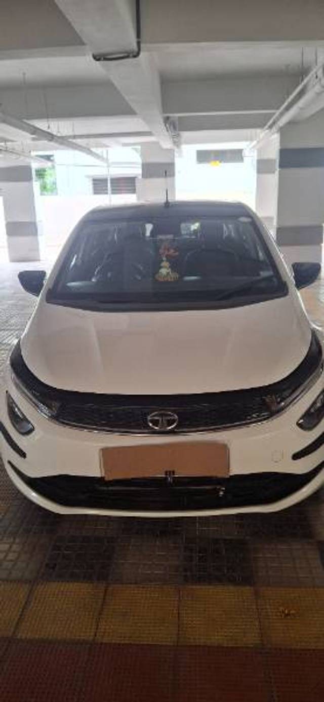 https://images10.gaadi.com/usedgaadi-sellcar/UsedCar/f54108f3a/47aa5084-a692-459e-a37b-a671ce4c43e5.jpg?imwidth=6402