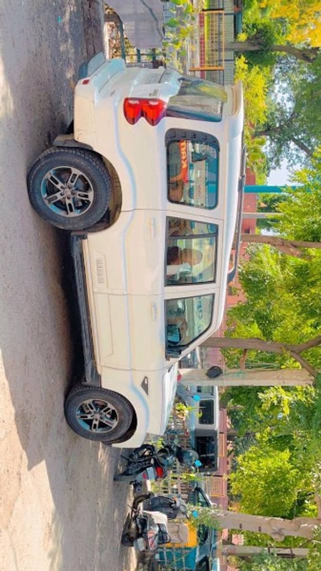 https://images10.gaadi.com/usedgaadi-sellcar/UsedCar/f5415012a/9d5b33d0-b950-409c-b531-2bc0d4dabc66.jpeg?imwidth=6401