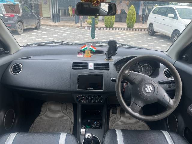 https://images10.gaadi.com/usedgaadi-sellcar/UsedCar/f541820ba/a700ea7b-fb56-400e-aac4-9acbc052ba20.jpeg?imwidth=6402