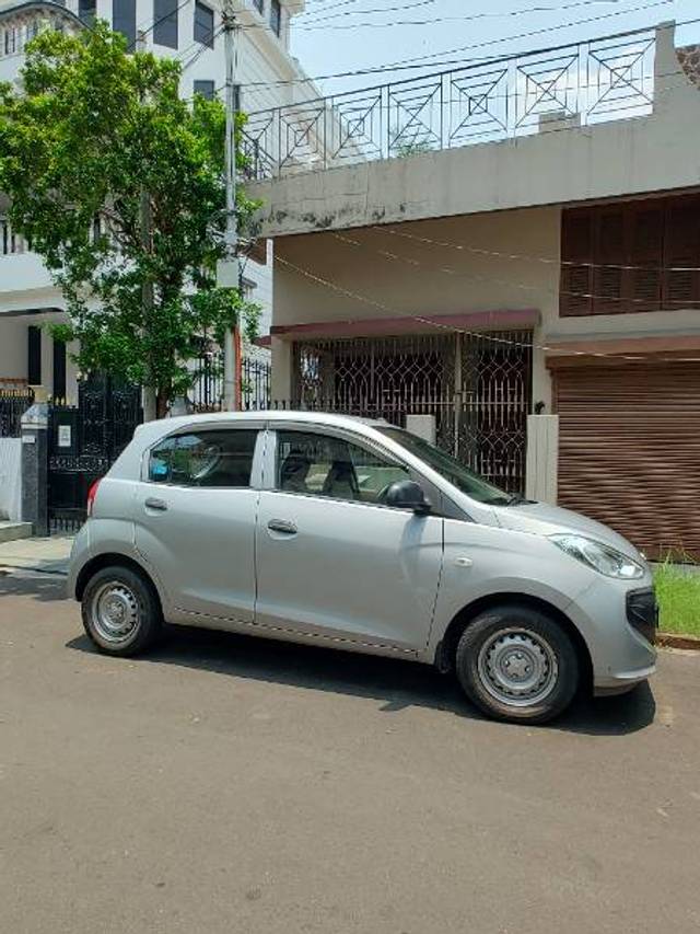https://images10.gaadi.com/usedgaadi-sellcar/UsedCar/f542114ba/1e570e8b-e5a7-4424-b7e1-b6fb72181af5.jpg?imwidth=6400