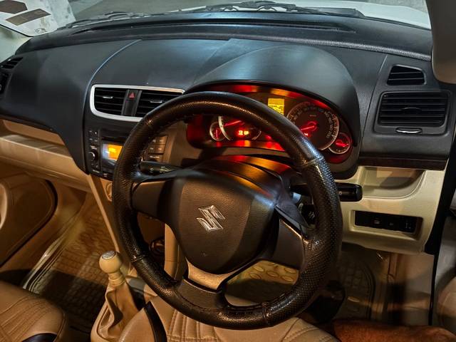 https://images10.gaadi.com/usedgaadi-sellcar/UsedCar/f542336ea/70332d0a-6d29-4da9-a67e-2d21e2ce7c4e.jpeg?imwidth=6402